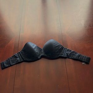 Strapless Victoria Secret Bra: Size 32 DD